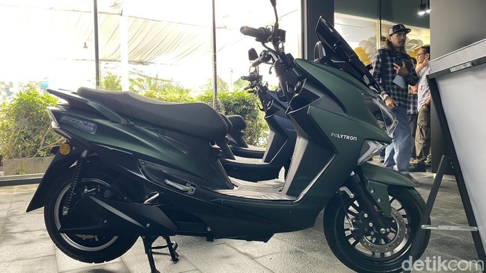 Pakai Motor Listrik vs Isi Pertalite, Ini Perbandingan Biayanya Selama Setahun!