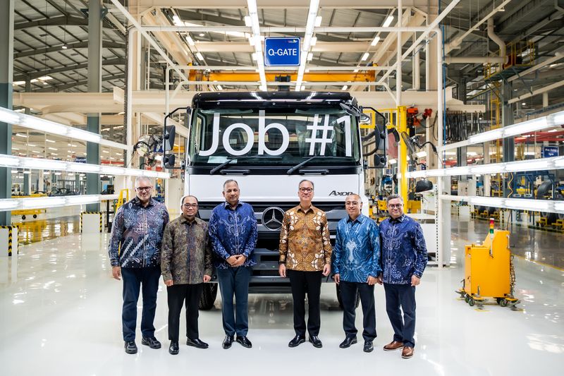 Pabrik Daimler Resmi Beroperasi di Cikarang, Produksi Sasis Truk dan Bus Mercy