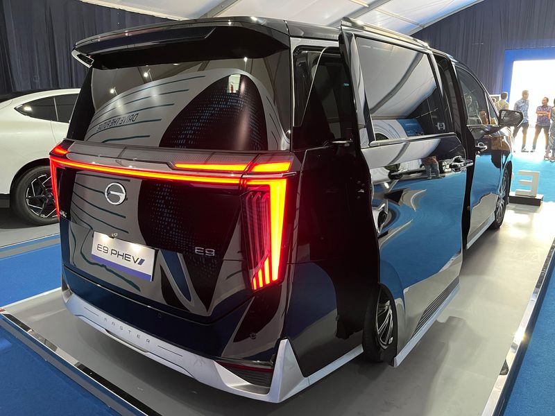 Toyota Alphard-Denza D9 Kedatangan Rival Baru Awal 2026