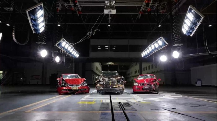 Mobil Chery Tiggo Dites Tabrak Setelah Berumur 10 Tahun, Gimana Hasilnya?