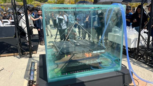 Array,Uji Ketahanan, Baterai Mobil Chery Direndam Air Laut 48 Jam!