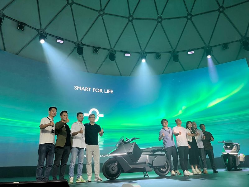 Omoway Masuk ke Indonesia, Pamer Motor Listrik yang Bisa Jalan Sendiri