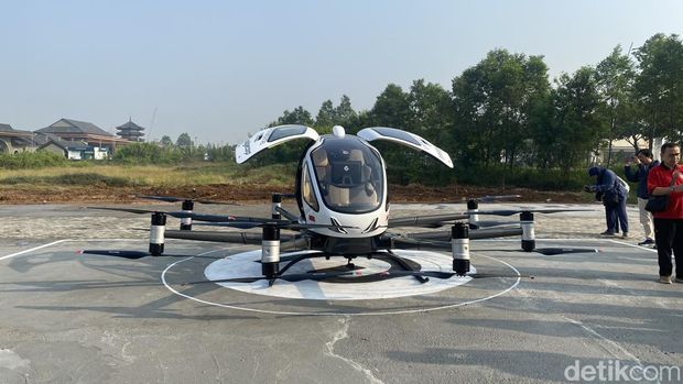 Array,Taksi Terbang Mengudara di RI, Raffi Ahmad dan Rudy Salim Jadi Penumpang