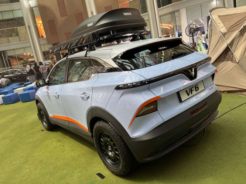 Gaya Mobil Listrik VinFast VF6 Dimodifikasi ala Petualang