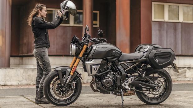 Array,Suzuki GSX-8T dan GSX-8TT Resmi Meluncur, Moge Retro Gahar Bermesin Modern!