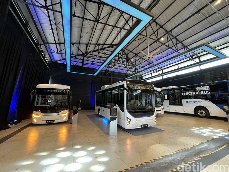 Bus Listrik Buatan Laksana Meluncur, TKDN 41%