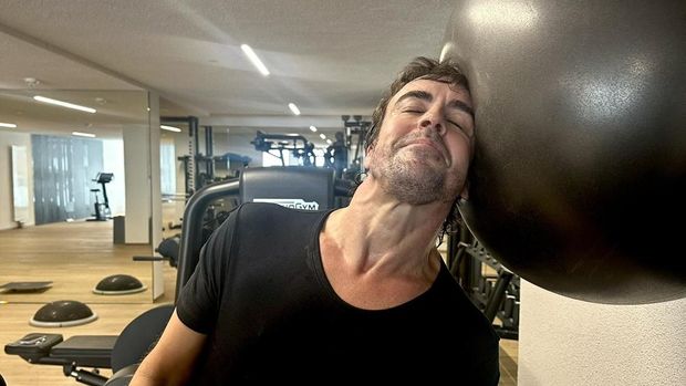 Array,Kenapa Leher Pebalap F1 Besar dan Kuat?