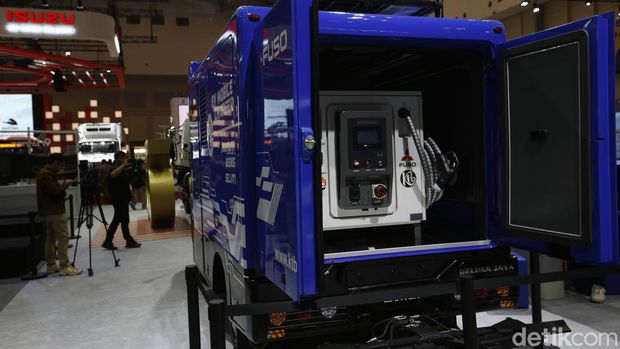 Mitsubishi Fuso Bawa Truk Powerbank, Begini Wujudnya