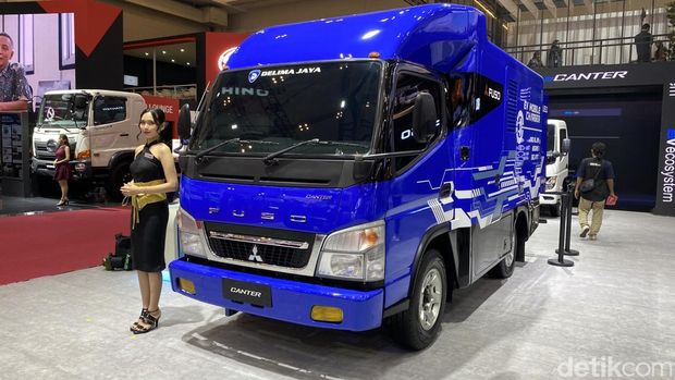 Array,Mitsubishi Fuso di GIIAS 2025: Fighter X Terbaru-Canter buat Ngecas Baterai Truk