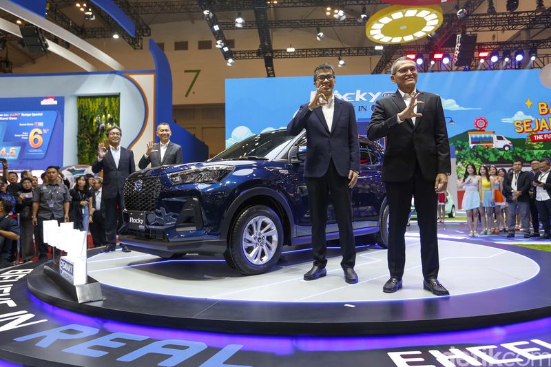 Array,GIIAS 2025 Resmi Dibuka, Bisa Dongkrak Industri Otomotif yang Lesu?