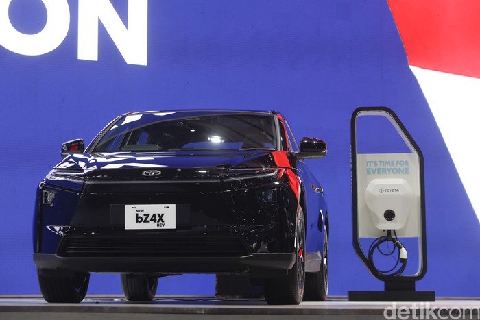 Segini Jarak Tempuh Toyota bZ4X Rakitan Lokal