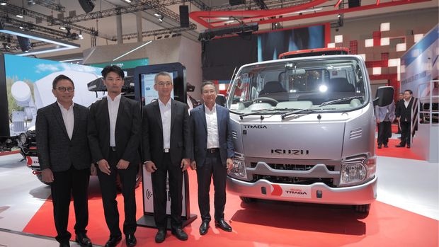 Array,Isuzu MU-X Terbaru hingga Traga Limited Edition Rilis di GIIAS 2025