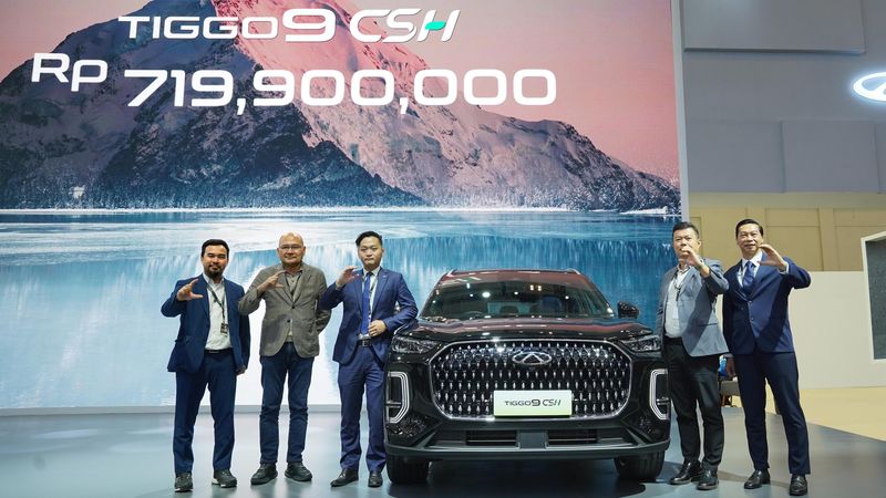 Array,Chery Tiggo 9 CSH Meluncur di GIIAS 2025, Segini Harganya