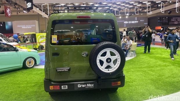 Array,Daihatsu Gran Max Taft Guy: Minibus Retro Tangguh, Cuma Ada 1 Unit!