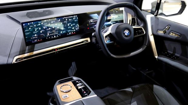 Array,BMW iX Terbaru Resmi Dijual di Indonesia, Apa Bedanya dengan yang Lama?