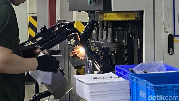 Array,Berkunjung ke Pabrik Motor Listrik Nomor Satu di China