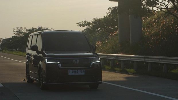 Array,Digeber Ratusan Kilometer, Segini Konsumsi BBM Honda Step Wgn Hybrid