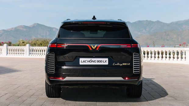 Array,Bukan Main! VinFast Luncurkan Mobil Antipeluru Lac Hong 900 LX buat Kepala Negara