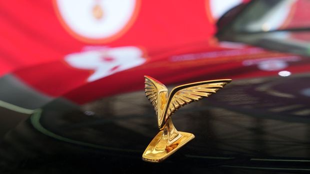 Array,Bukan Main! VinFast Luncurkan Mobil Antipeluru Lac Hong 900 LX buat Kepala Negara