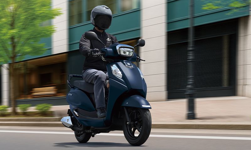 Array,Spesifikasi Skutik Retro Baru Suzuki: Full Tank Bisa Tempuh Jakarta-Tegal