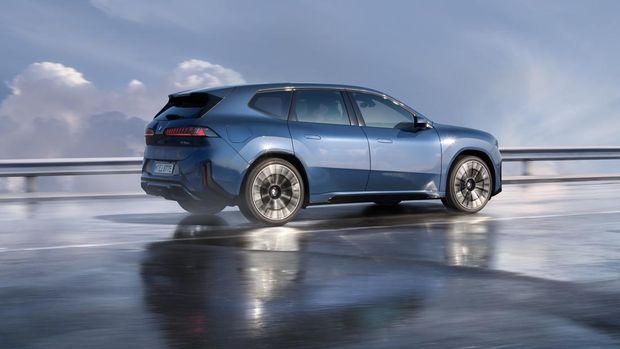 Array,Sekali Cas Bisa Tempuh 800 km! Ini Spesifikasi BMW iX3 Terbaru