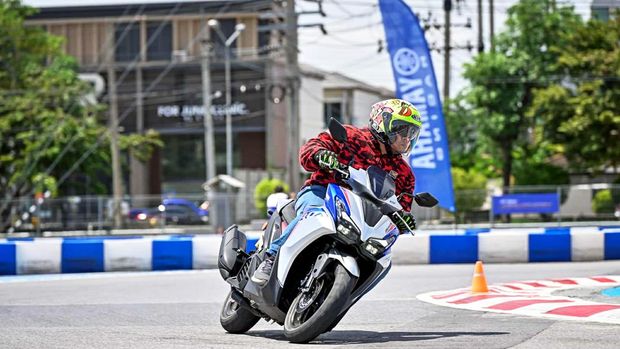 Array,Yamaha Aerox Terbaru Meluncur, Segini Harganya