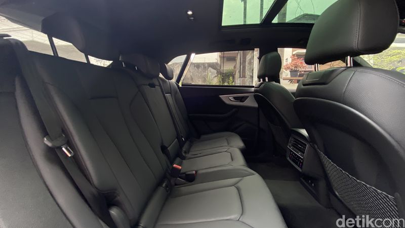 Array,Tes Lengkap Audi Q8: Mobil Keluarga Rasa Lamborghini!