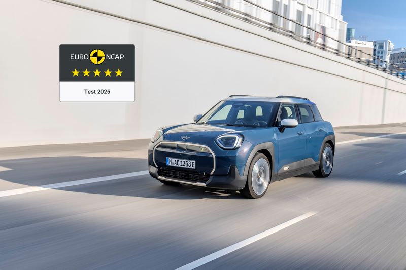 Array,MINI Cooper Raih Bintang 5 di Uji Tabrak Euro NCAP
