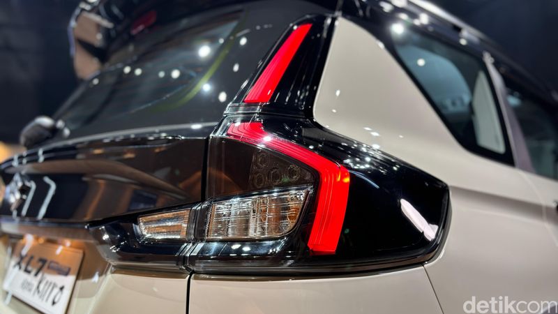 Array,Suzuki XL7 Hybrid Alpha Kuro Meluncur, Ini 7 Hal yang Baru
