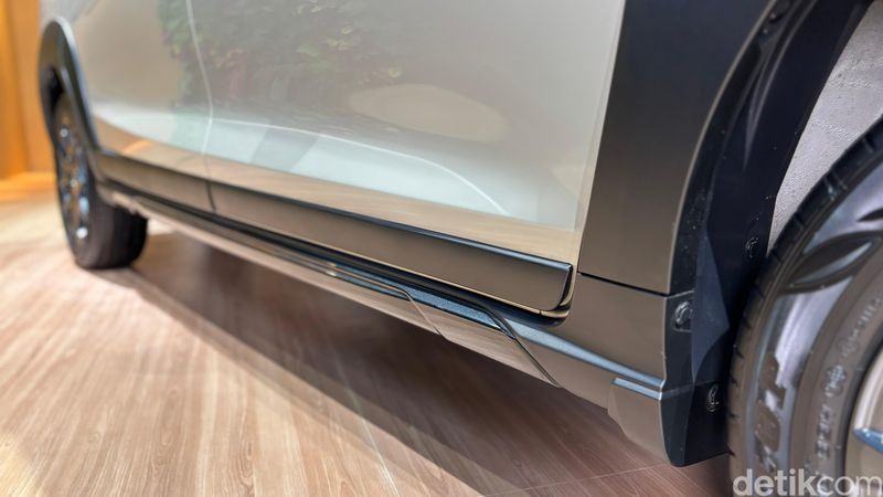 Array,Suzuki XL7 Hybrid Alpha Kuro Meluncur, Ini 7 Hal yang Baru