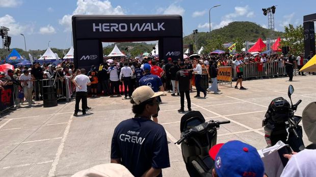 Array,Act of Service Quartararo: Beri Helm dan Turunkan Footstep buat Boncenger Wanita