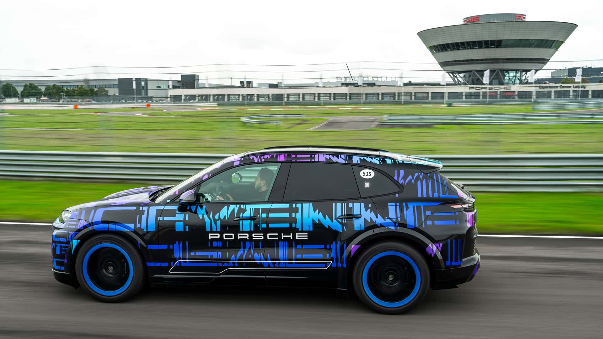 Porsche Cayenne Electric