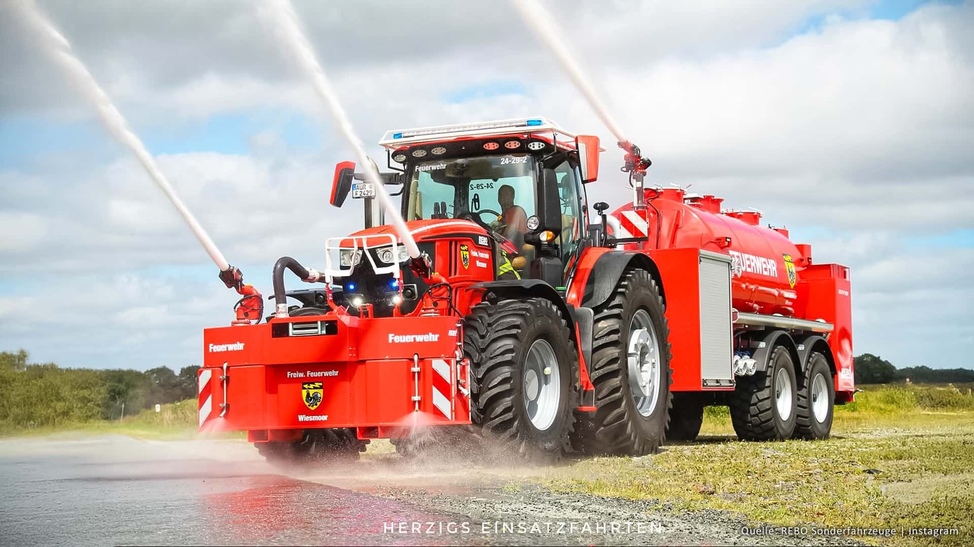 John Deere 6R 250 con módulo de camión cisterna contra incendios GTLF-V 12000
