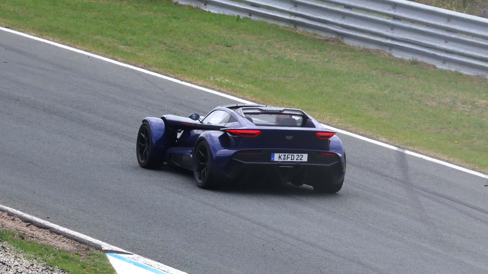 Donkervoort: Melihat di balik layar pembangunan F22