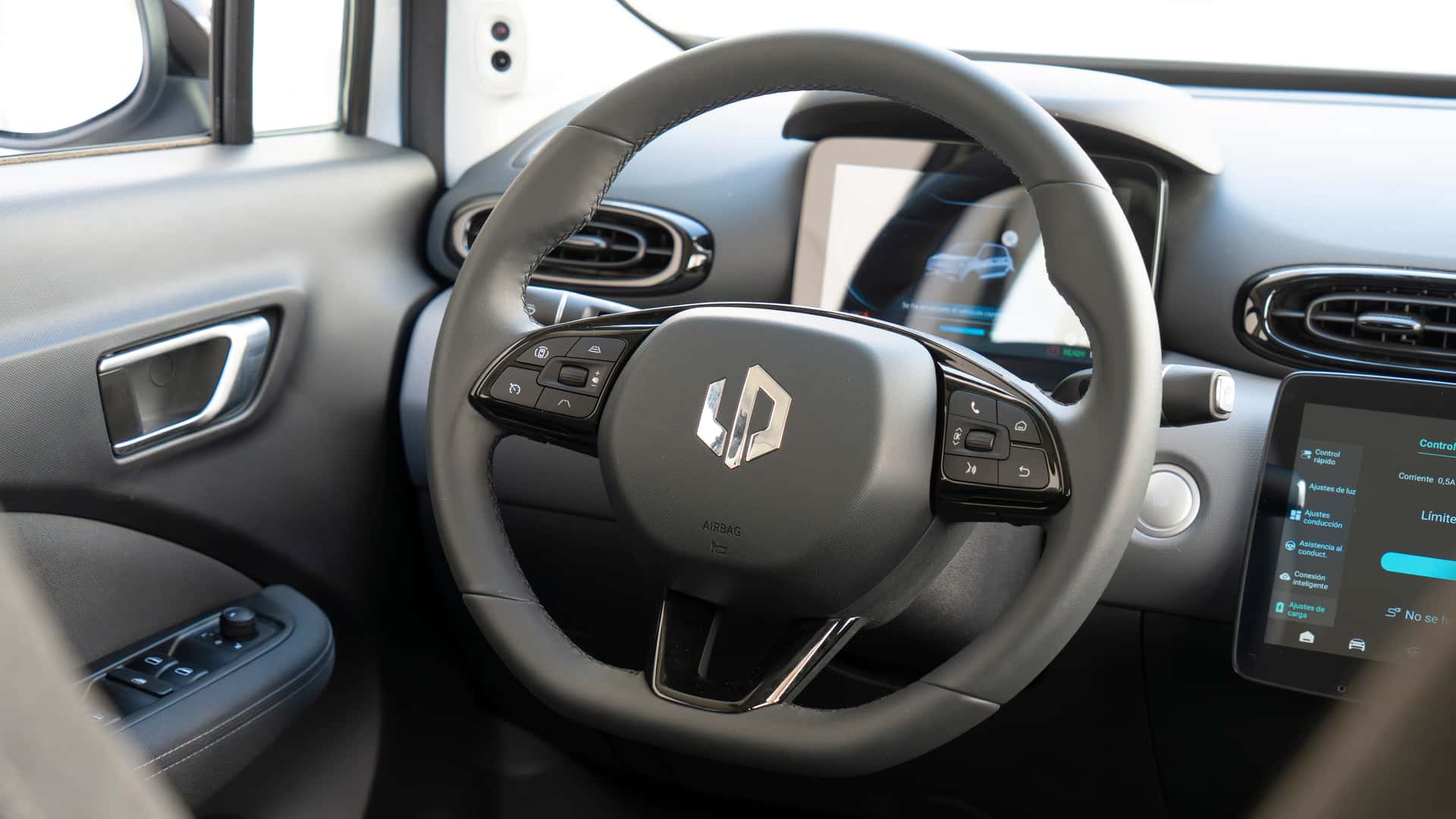 Leapmotor C10 REEV y Leapmotor C03