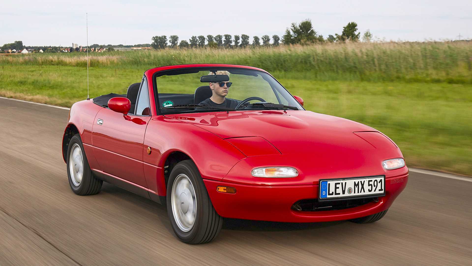 Mazda MX-5 NA vs. Mazda MX-5 NB