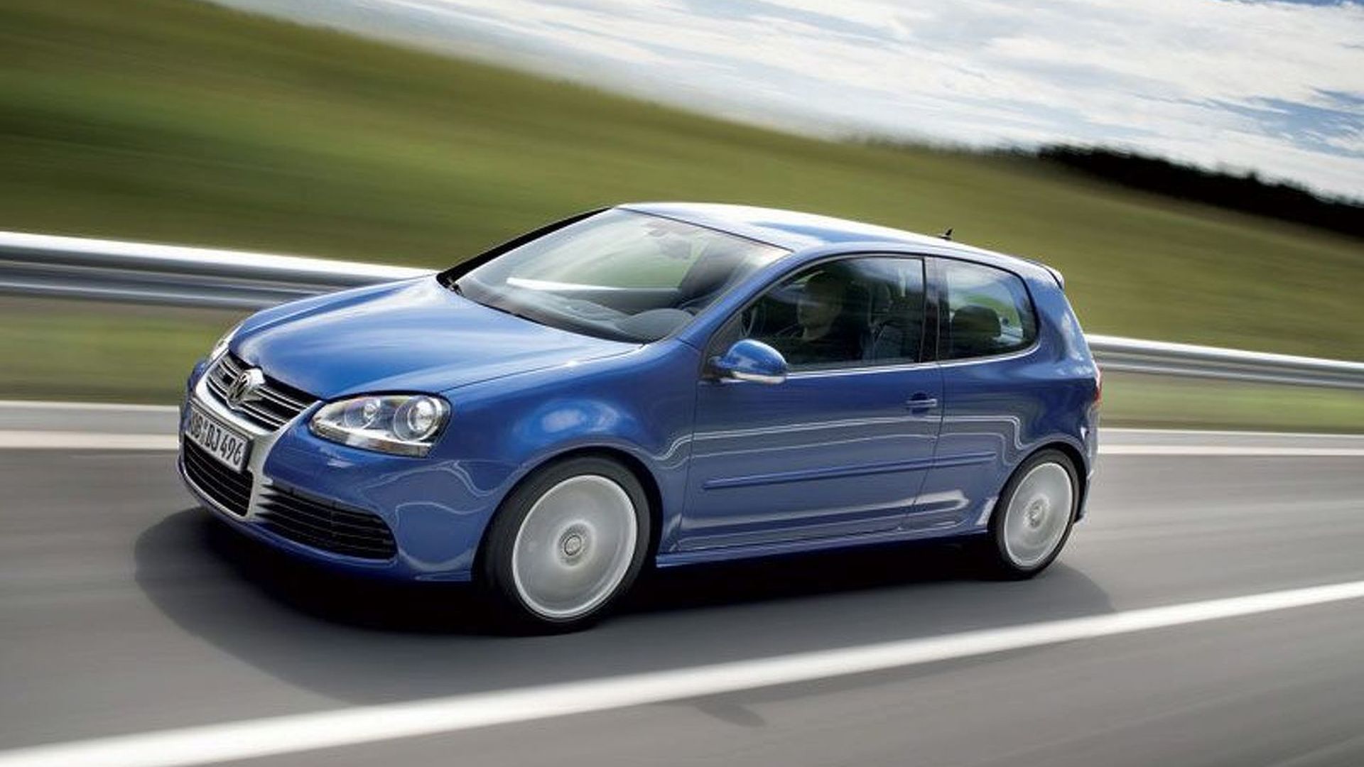 New Volkswagen Golf R32