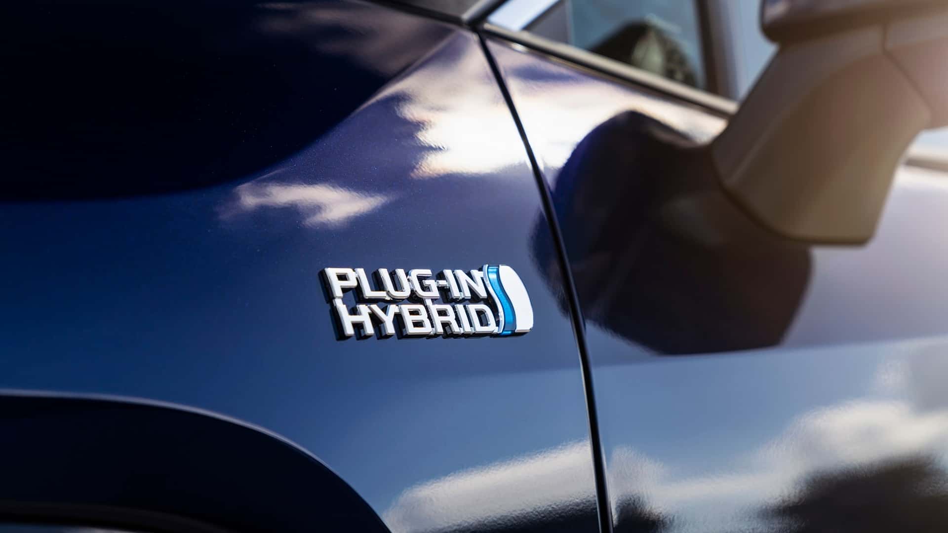 Hybrid Plug-In Mungkin Tidak Sebersih yang Diklaim Produsen Mobil