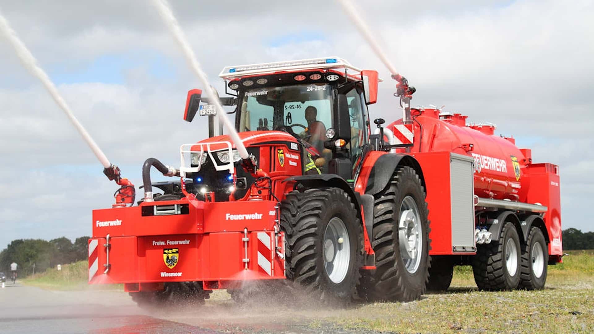 John Deere 6R: el tractor con 300 CV del cuerpo de bomberos alemán