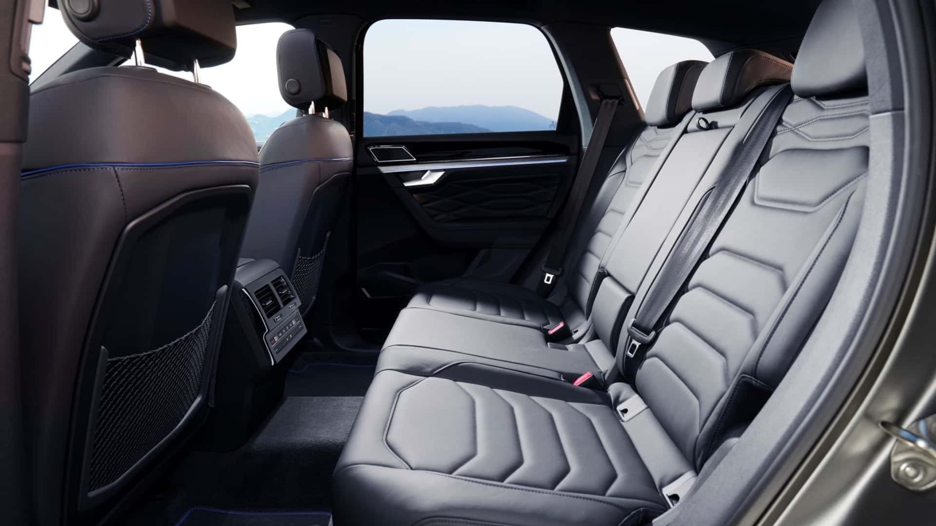 PHOTO - Volkswagen Touareg R