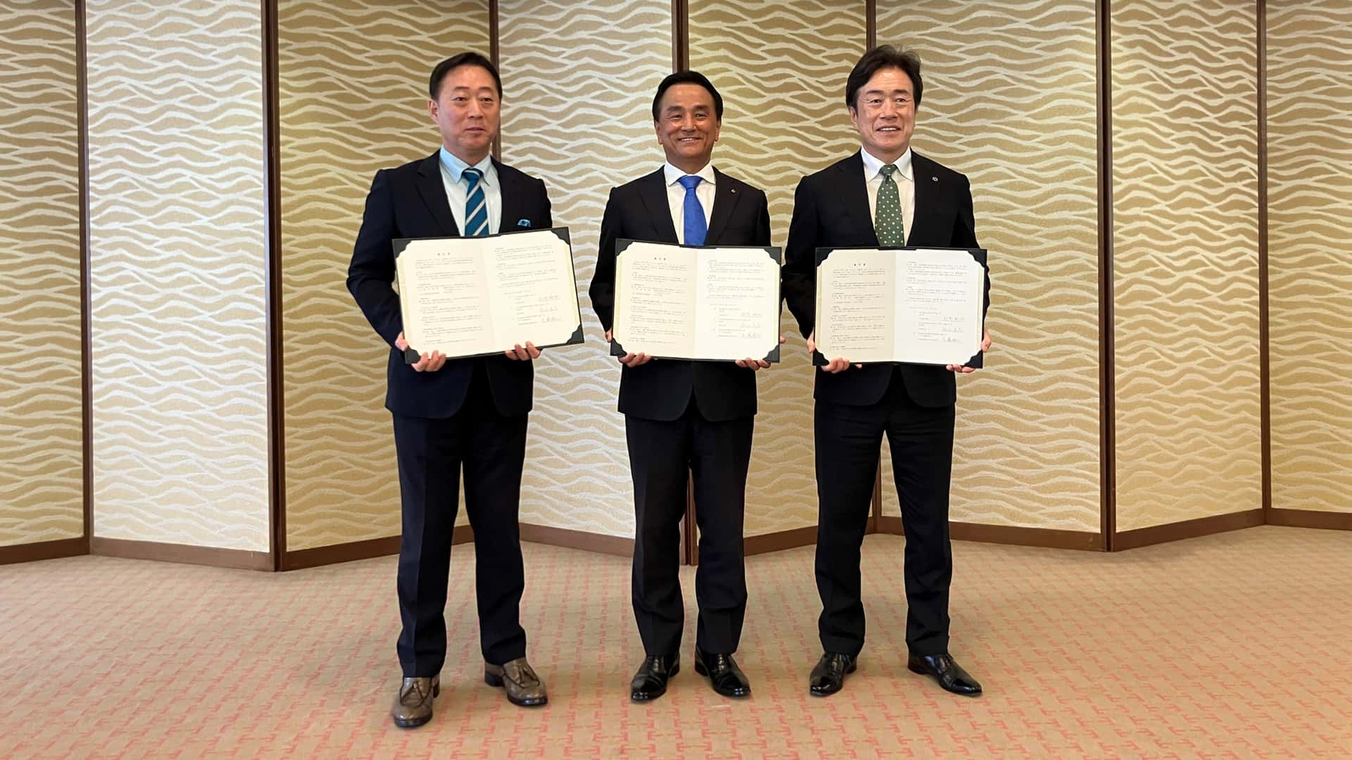 Mazda construit une usine pour des modules de batteries lithium-ion cylindriques