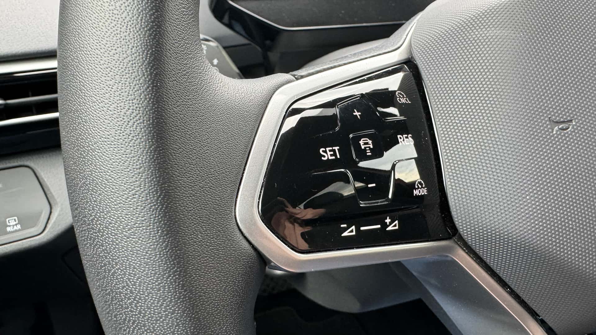 Ulasan Volkswagen ID.4 Pro S. 2024