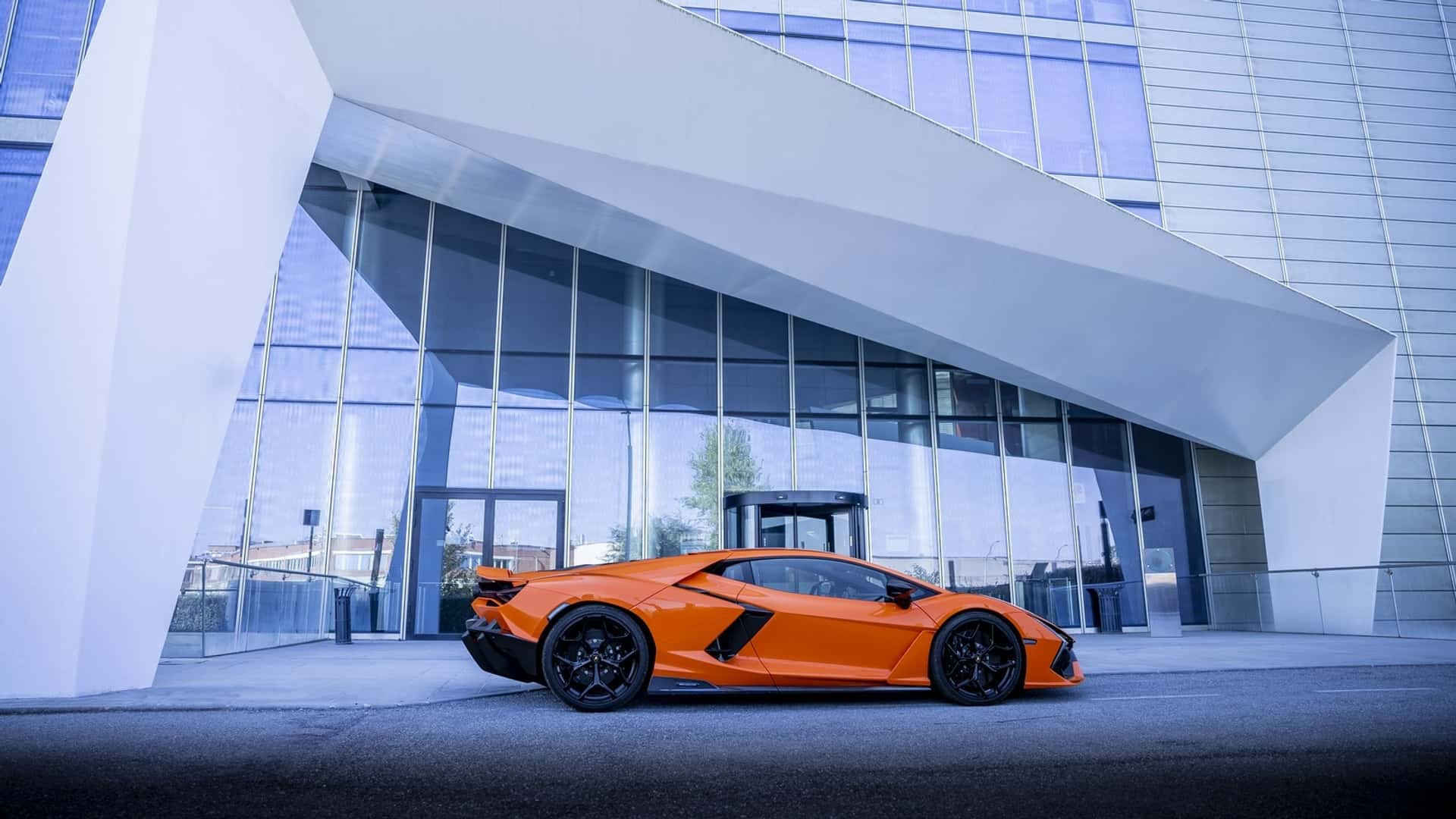 Lamborghini Revuelto
