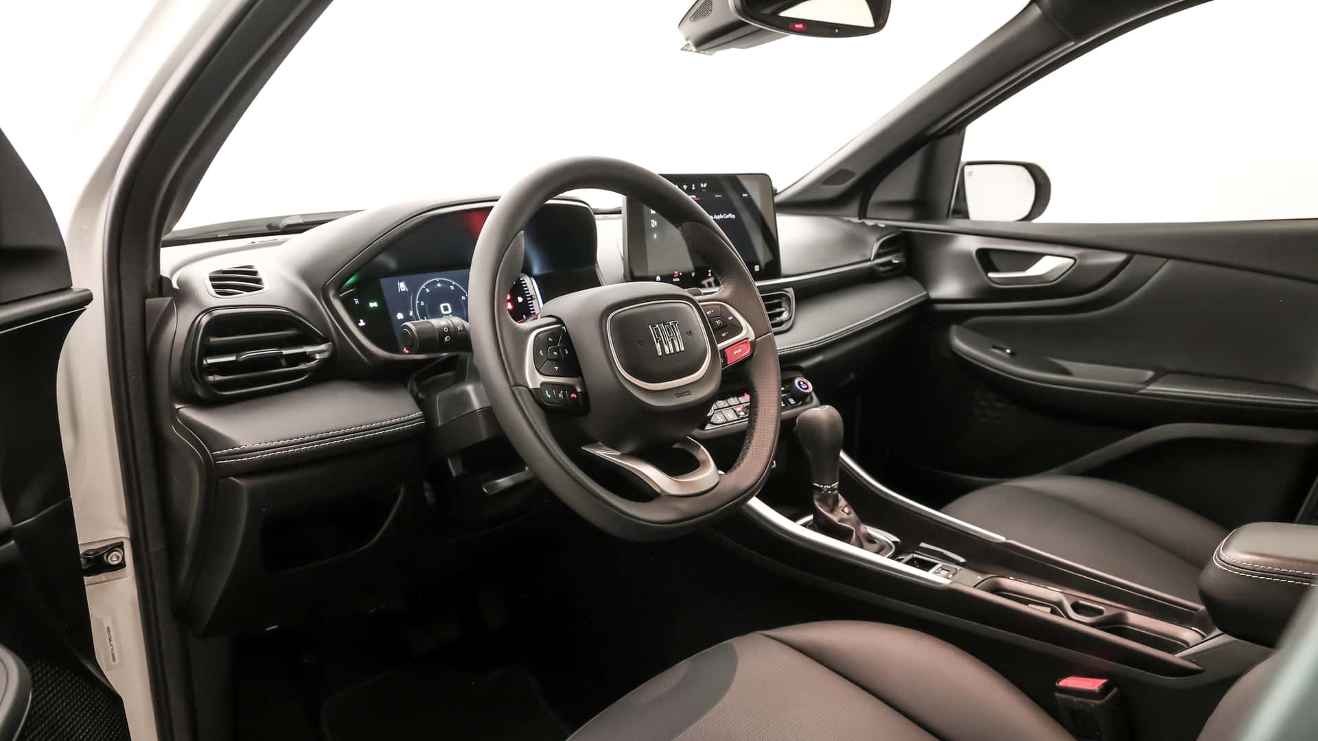 Fiat Fastback Impetus T200 Hybrid 2026 (BR) Tester - Kabineneingang