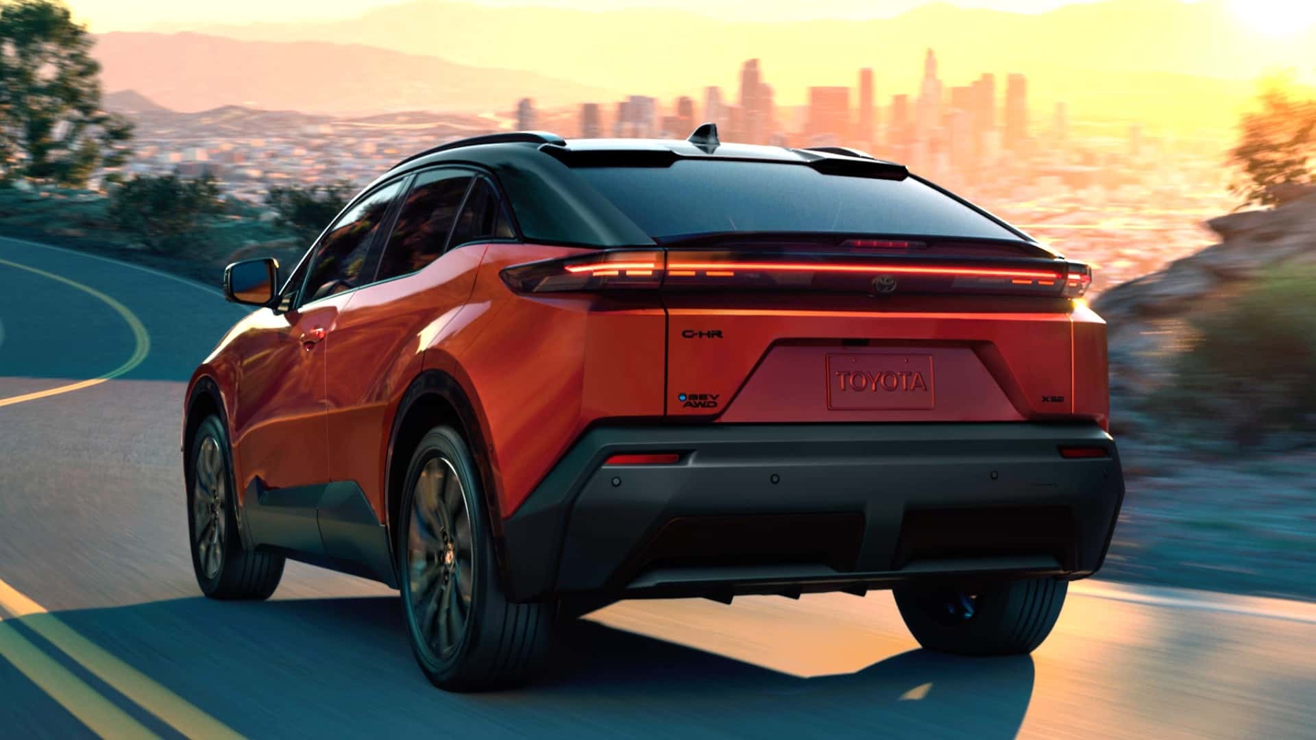 2026 Toyota C-HR bagian belakang tiga perempat