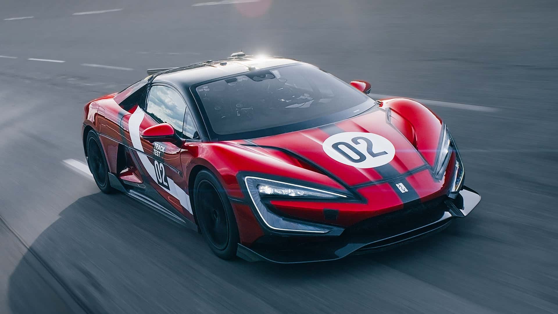 La Chinoise qui bat Bugatti atteint 496 km/h