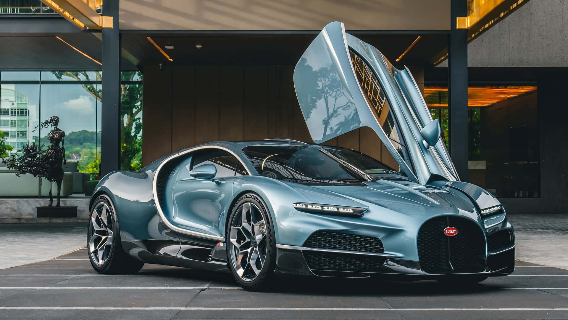Bos Bugatti Kritik Supercar Hybrid Bermesin Turbocharged
