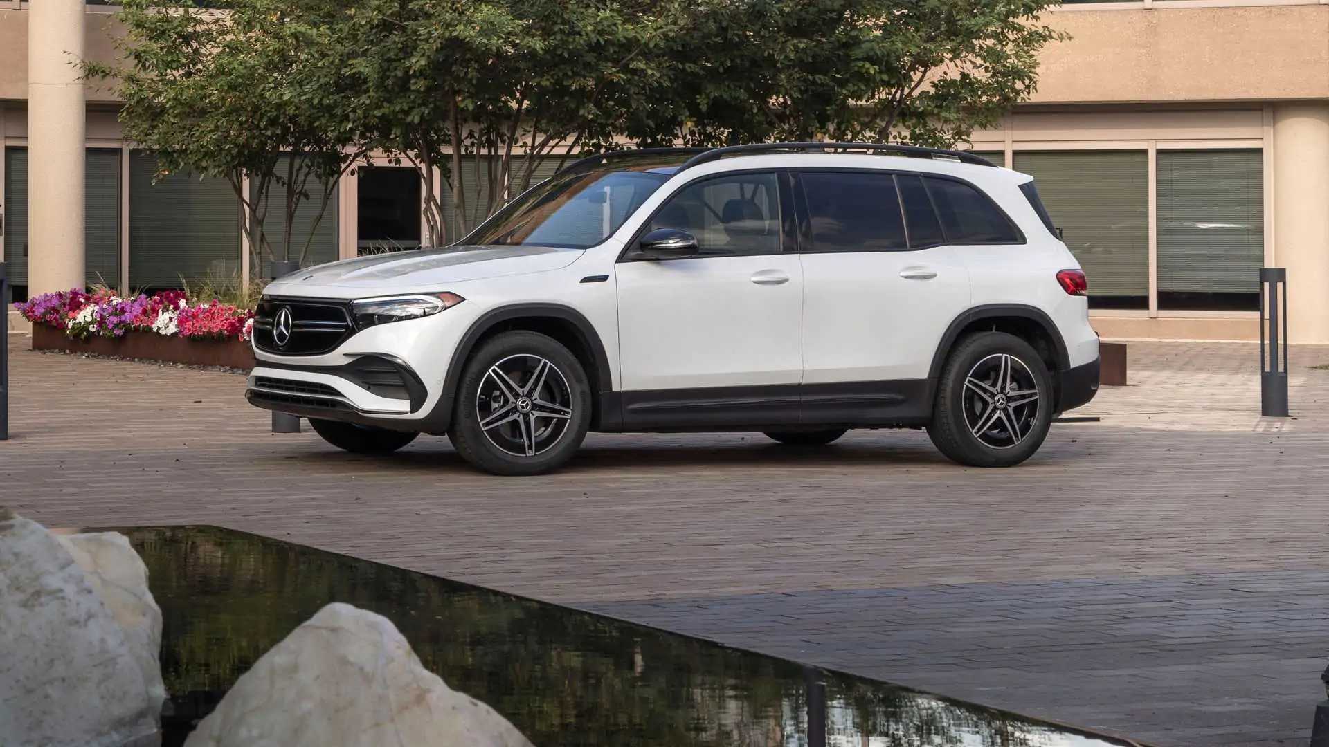 2022 Mercedes-Benz EQB exterior