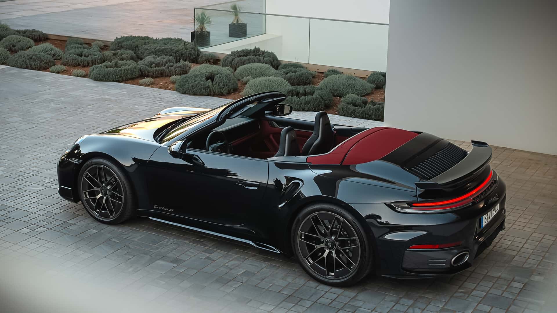 Porsche 911 Turbo S (2025)