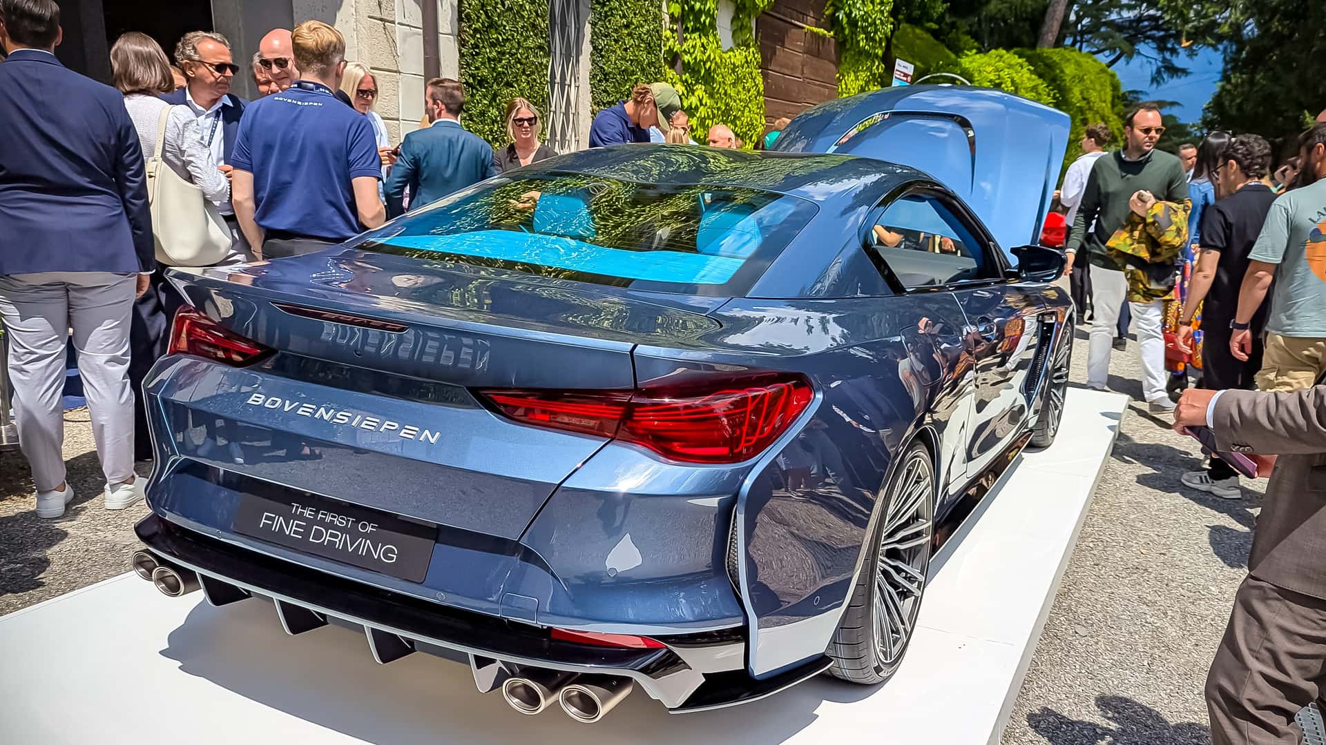 Zagato Membuat BMW M4 Lebih Cantik dengan Atap Gelembung Ganda